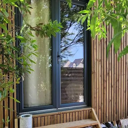 La Du Sentier, Original En Bois Et Sur Pilotis Avec Beau Jardin Et Très Proche De La Hébergement de vacances