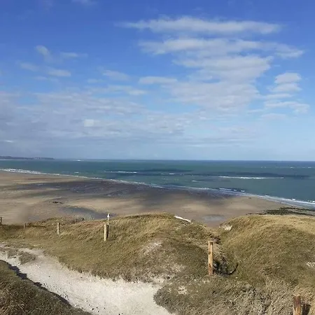 La Du Sentier, Original En Bois Et Sur Pilotis Avec Beau Jardin Et Très Proche De La Hébergement de vacances *